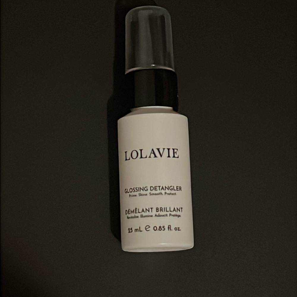 ****SOLD****Lolavie Glossing Detangler Prime Shine Smooth Protect Travel Size